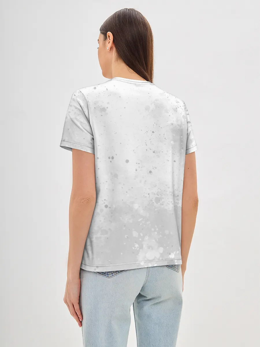 Женская базовая футболка / Кайман с мечами Дорохедоро