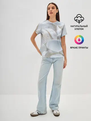 Женская базовая футболка / Ракушки