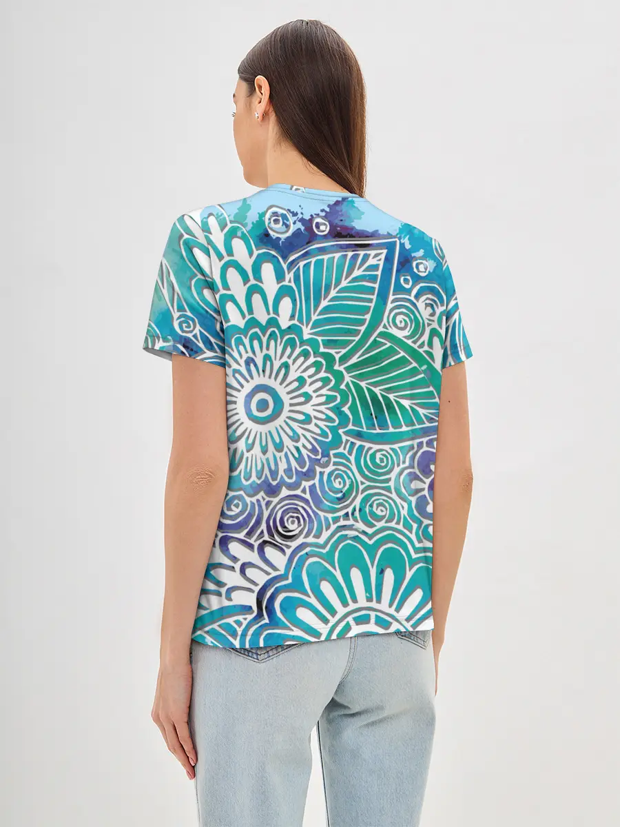 Женская базовая футболка / цветочный узор