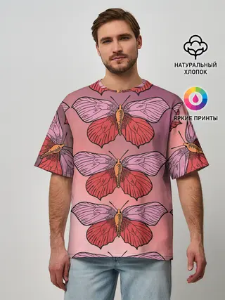 Мужская футболка оверсайз / Розовый принт с бабочками