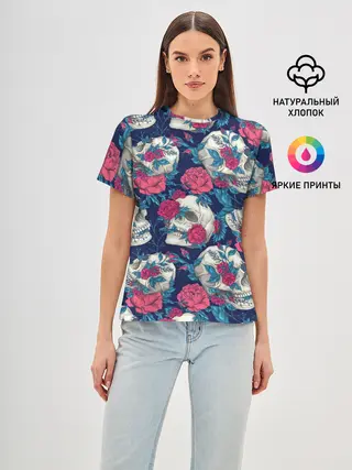 Женская базовая футболка / Реалистичные черепа с розами