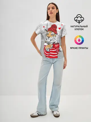 Женская базовая футболка / Тигр с чашкой кофе