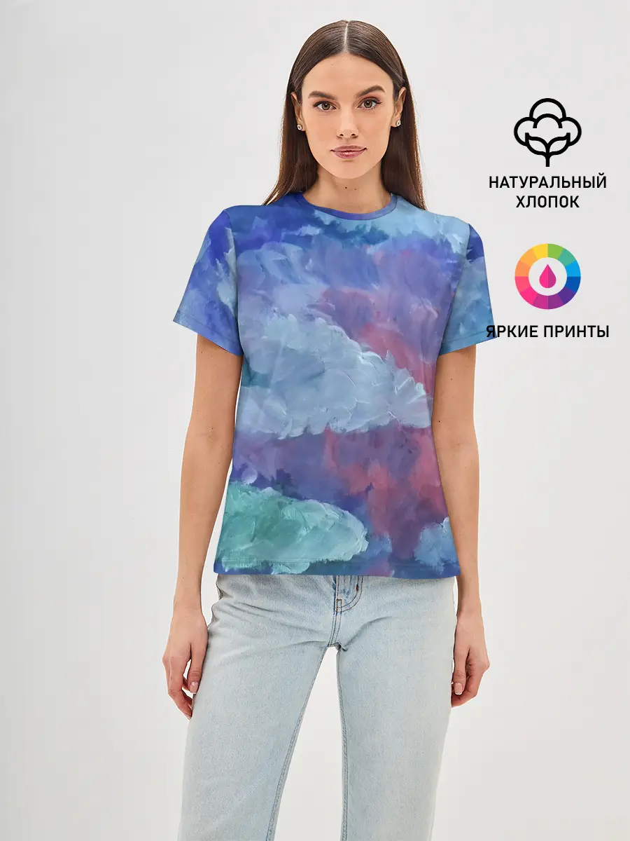 Женская базовая футболка / Гуашевые облака