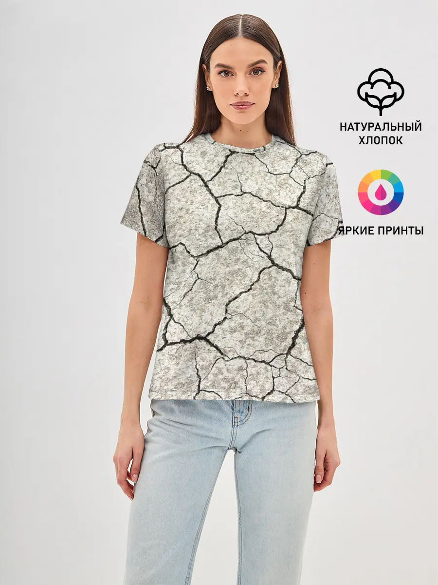 Женская базовая футболка / Трещины на земле