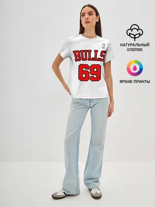 Женская базовая футболка / Баскетболисты из клипа OLALA