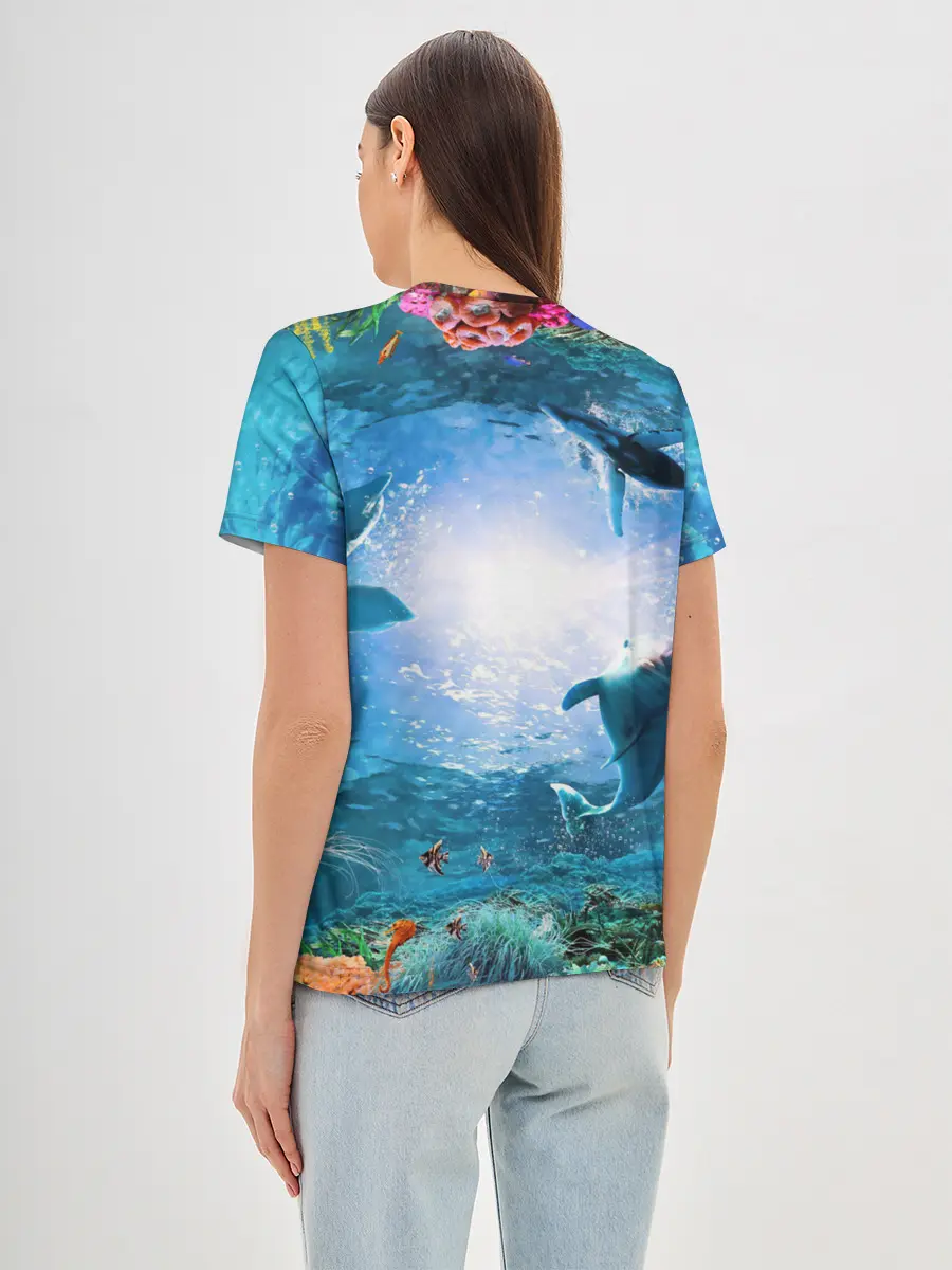 Женская базовая футболка / Дельфины