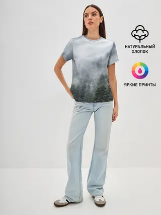 Женская базовая футболка / Туманный лес