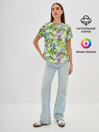 Женская базовая футболка / Глициния на бежевом фоне