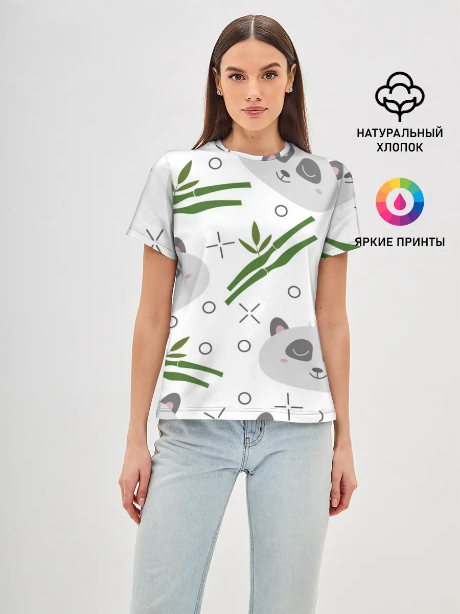 Женская базовая футболка / Панда с бамбуком