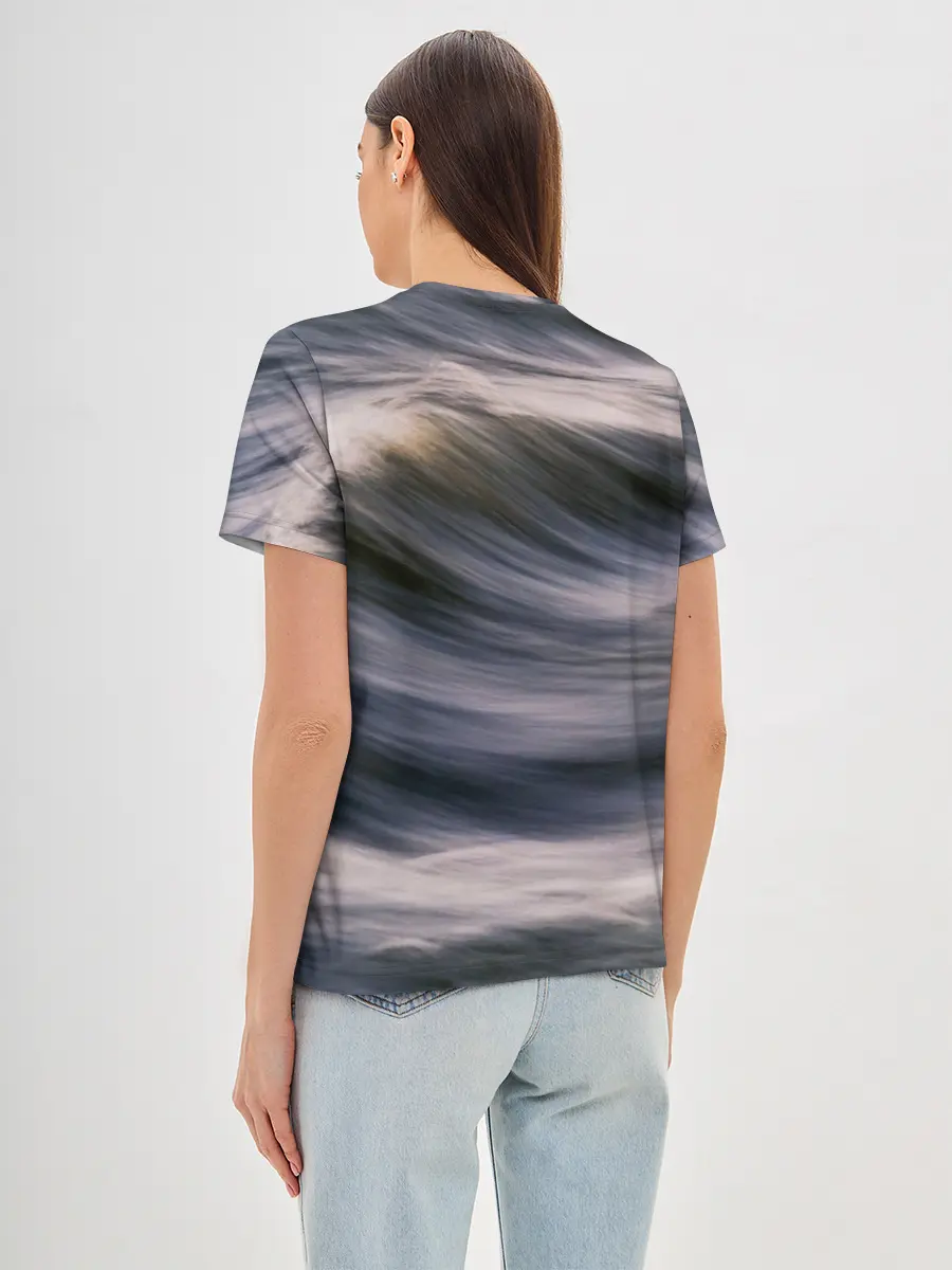 Женская базовая футболка / Море волнуется