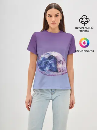 Женская базовая футболка / кот звездное небо спит