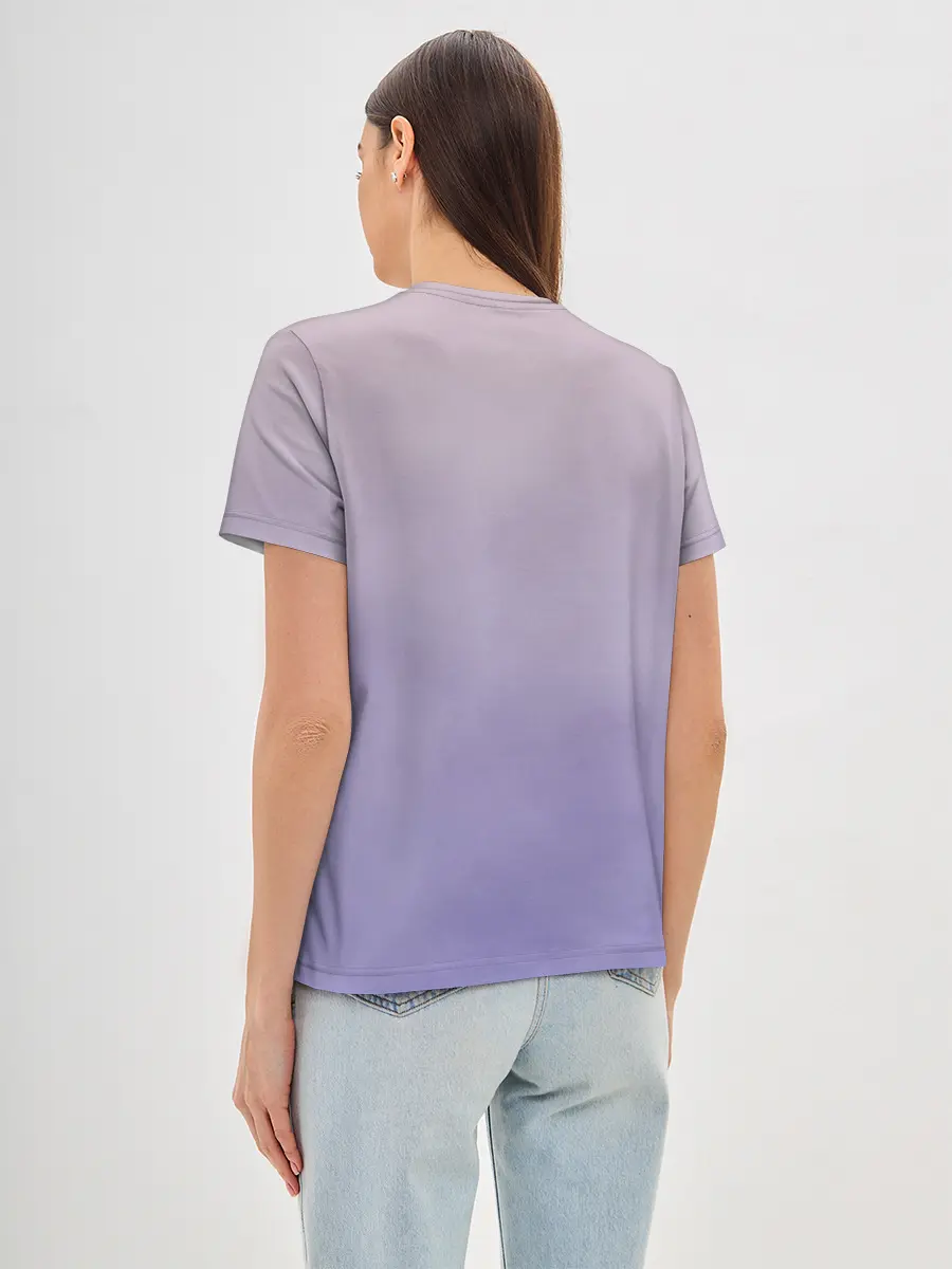 Женская базовая футболка / Гимнастка на полотне