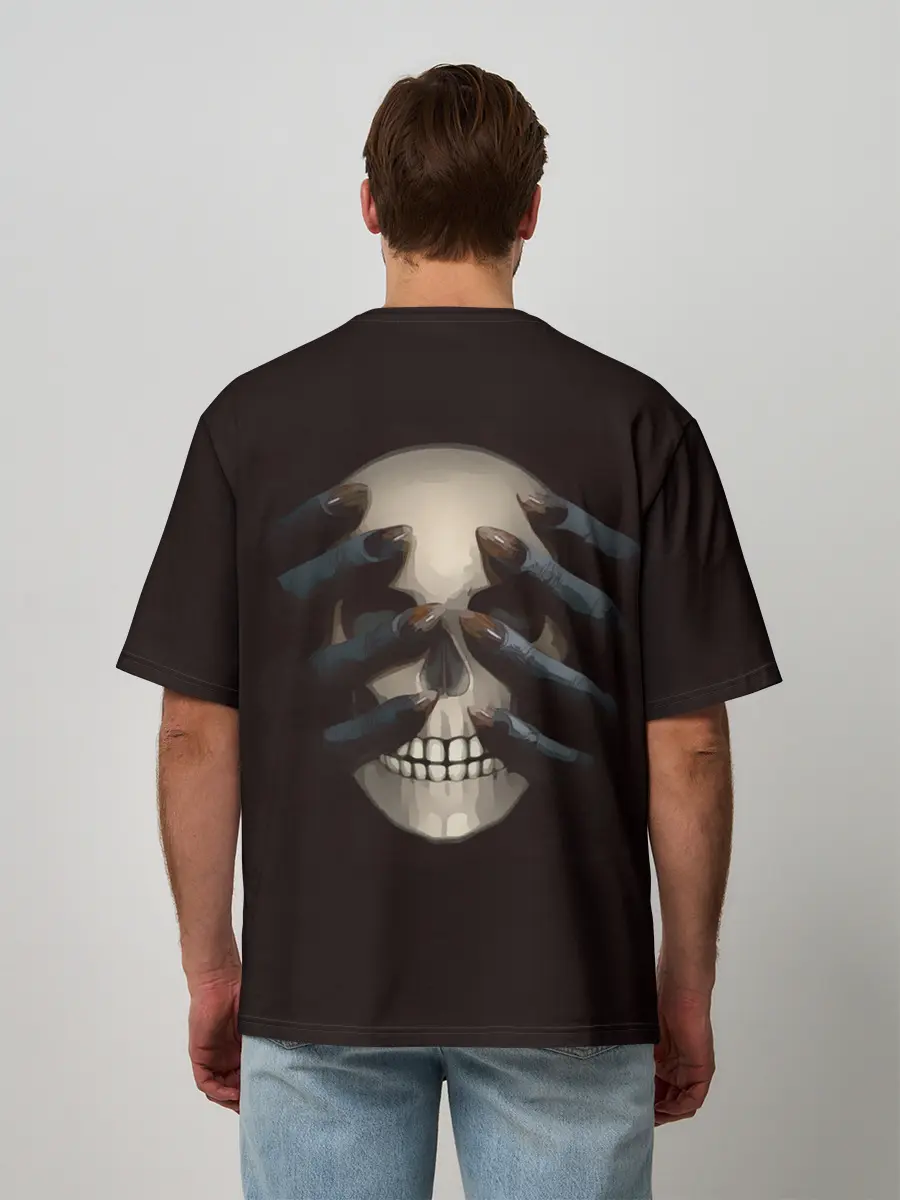 Мужская футболка оверсайз / Руки на черепе