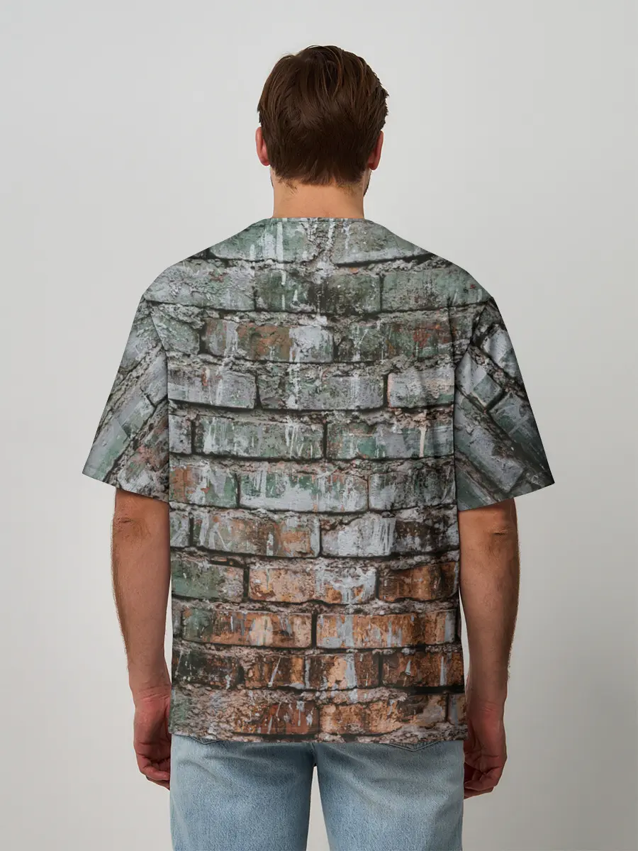 Мужская футболка оверсайз / кирпичная стена потеки краска