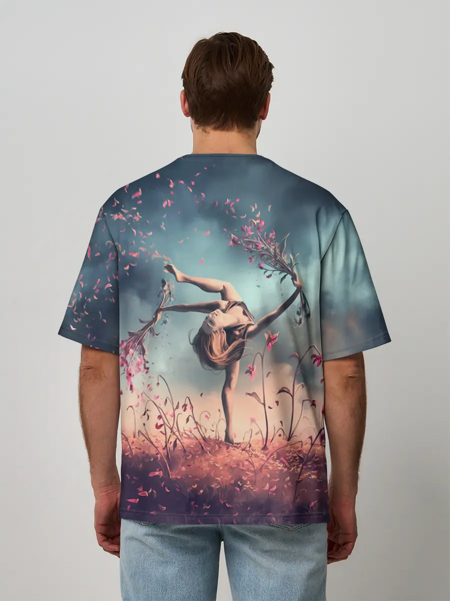 Мужская футболка оверсайз / Танцующая с цветами ведьма