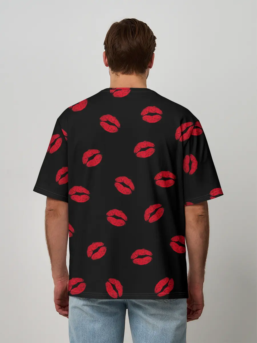 Мужская футболка оверсайз / Поцелуи