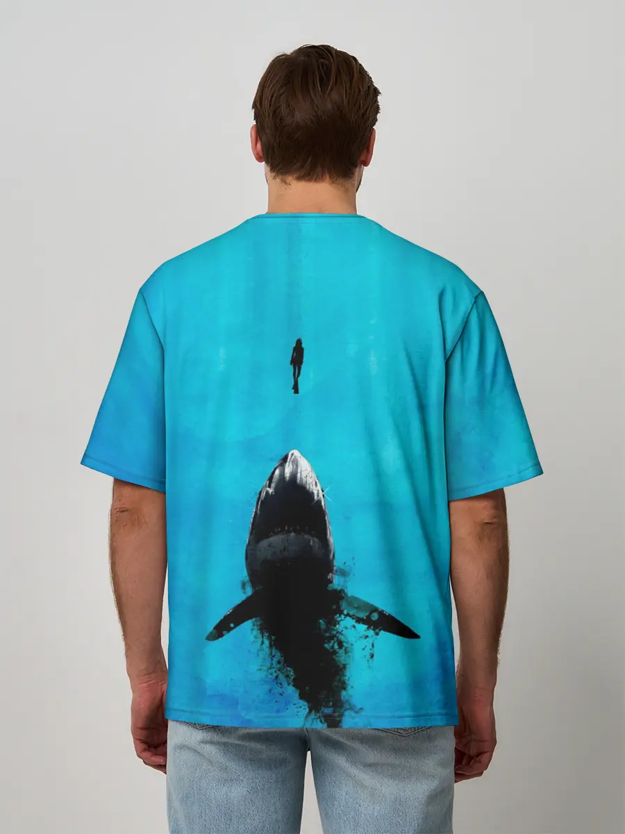 Мужская футболка оверсайз / Акула на охоте