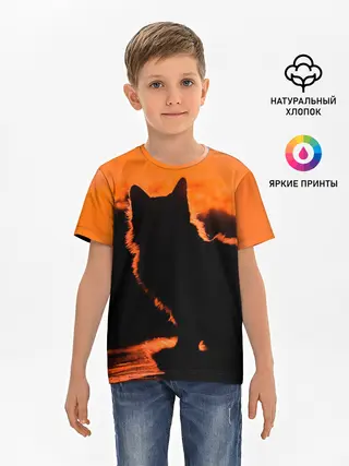 Детская базовая футболка / Котенок на фоне заката