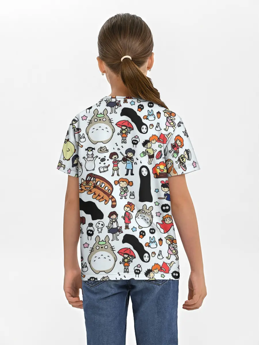 Детская базовая футболка / Персонажи Миядзаки паттерн