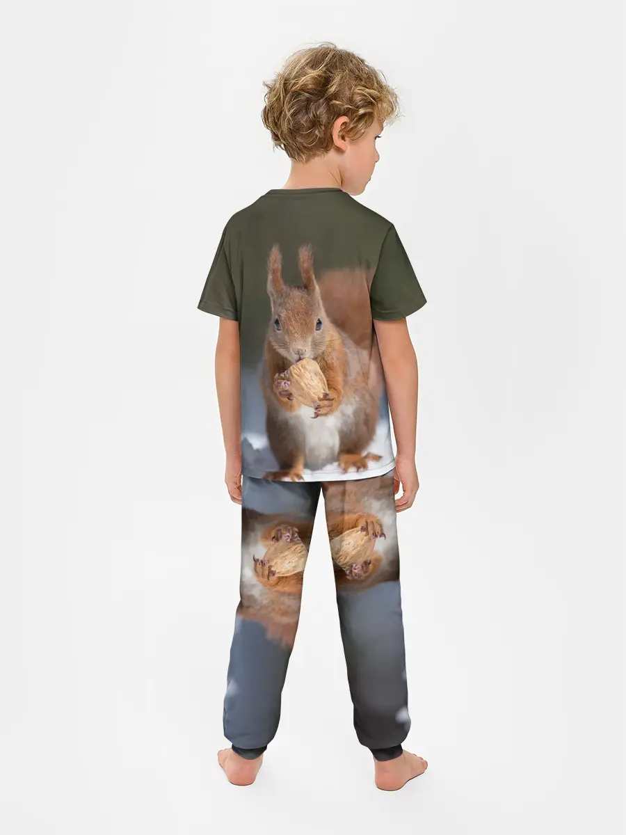 Детская пижама с брюками / белка с орехом на снегу