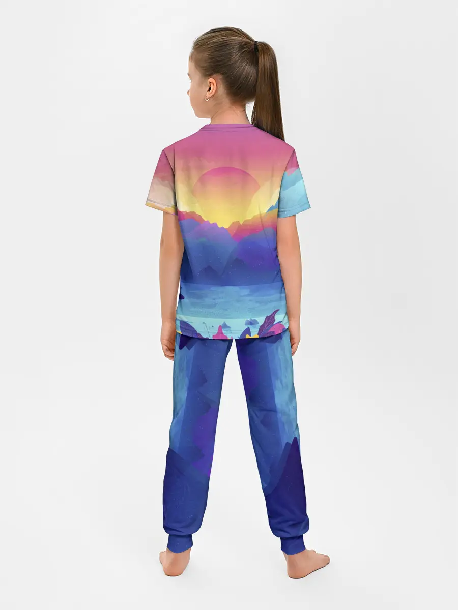 Детская пижама с брюками / Красочные Горы