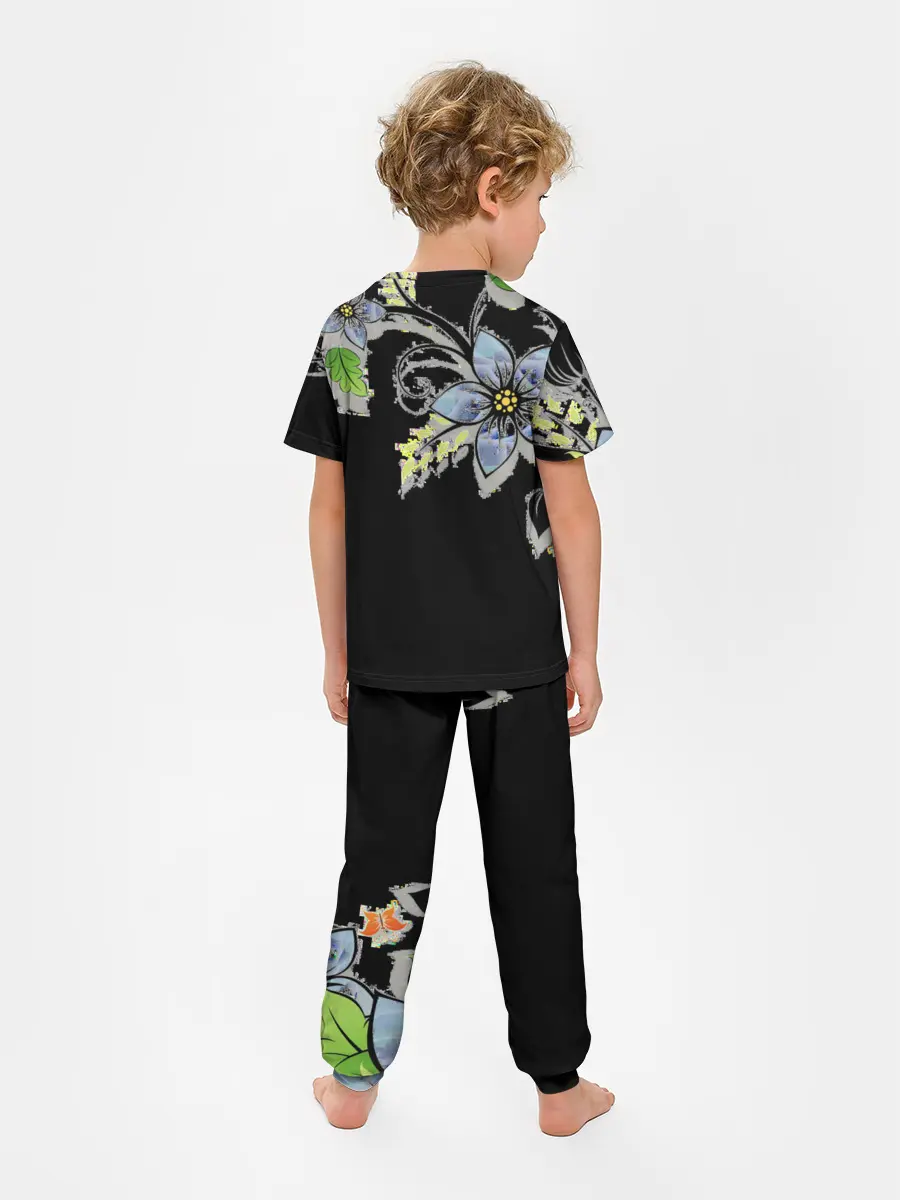 Детская пижама с брюками / Цветочная композиция с бабочками