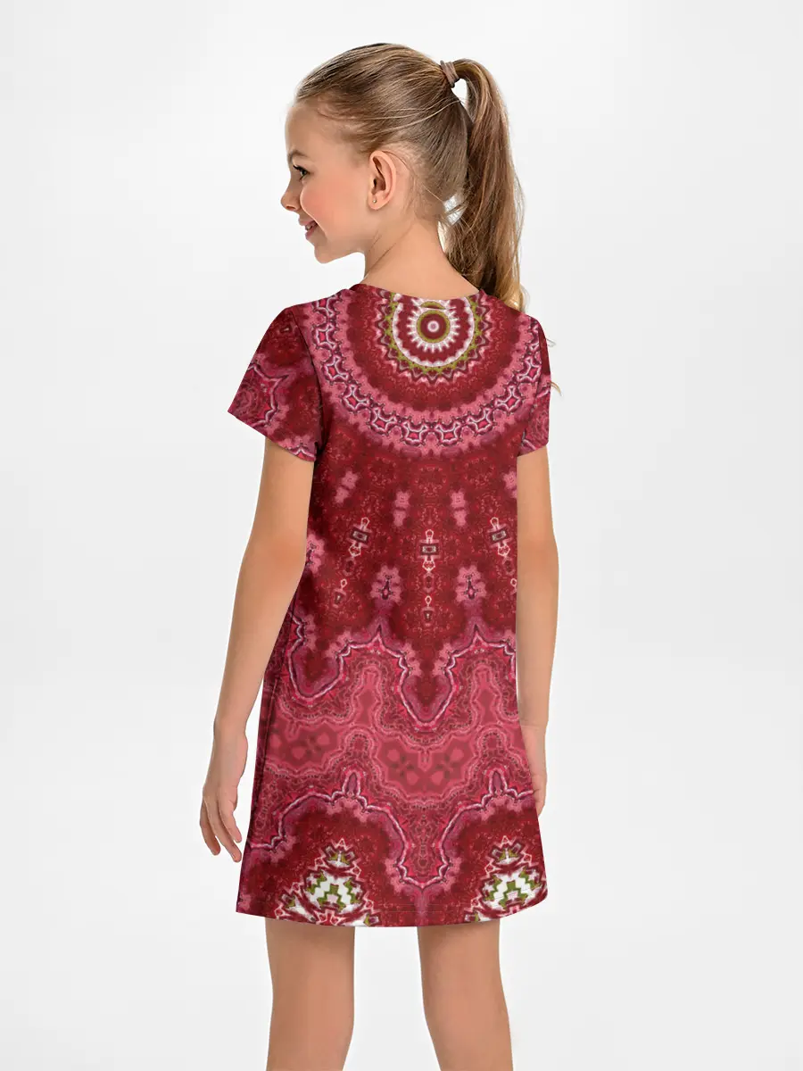 Детское платье / Красно-розовый калейдоскоп
