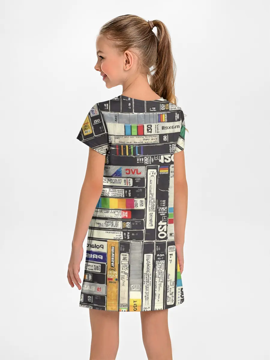 Детское платье / VHS-кассеты