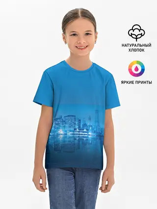 Детская базовая футболка / вид на ночной мегаполис