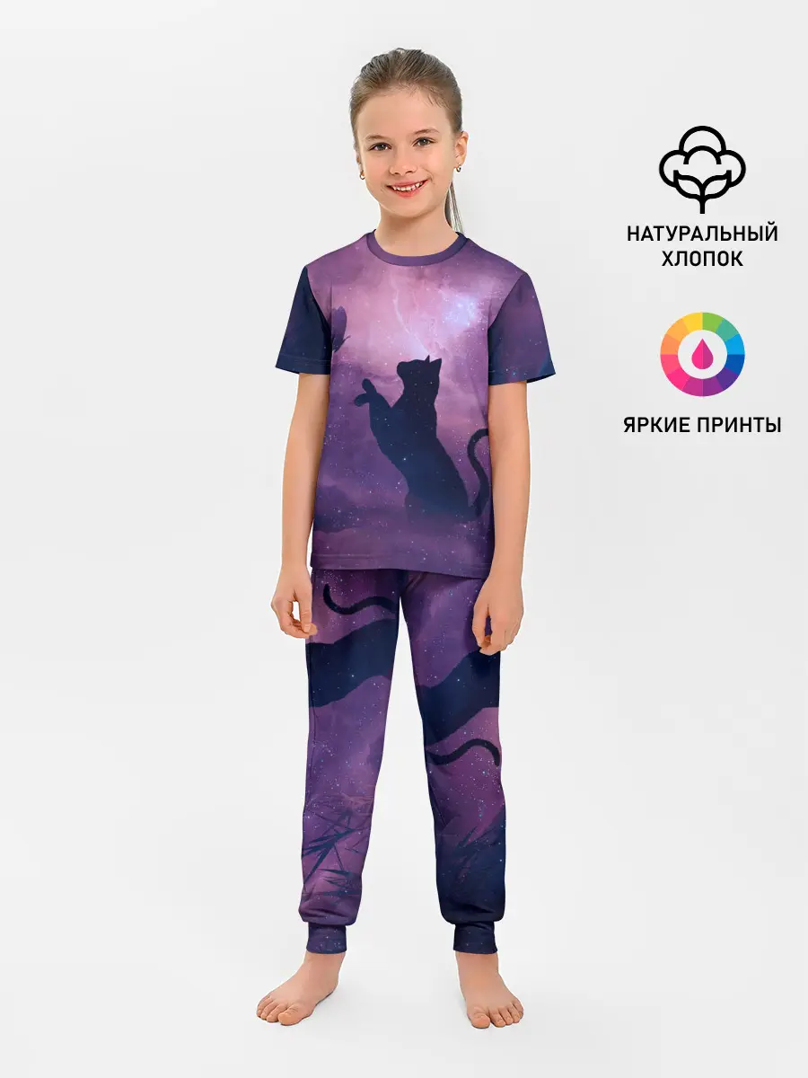 Детская пижама с брюками / Кошка играет с бабочкой