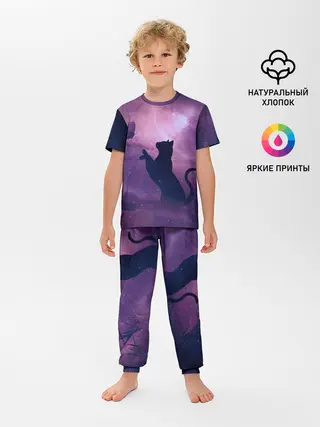 Детская пижама с брюками / Кошка играет с бабочкой