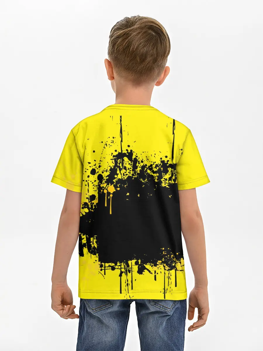 Детская базовая футболка / веселое яйцо на черном фоне