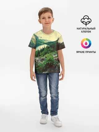 Детская базовая футболка / Красивый лес