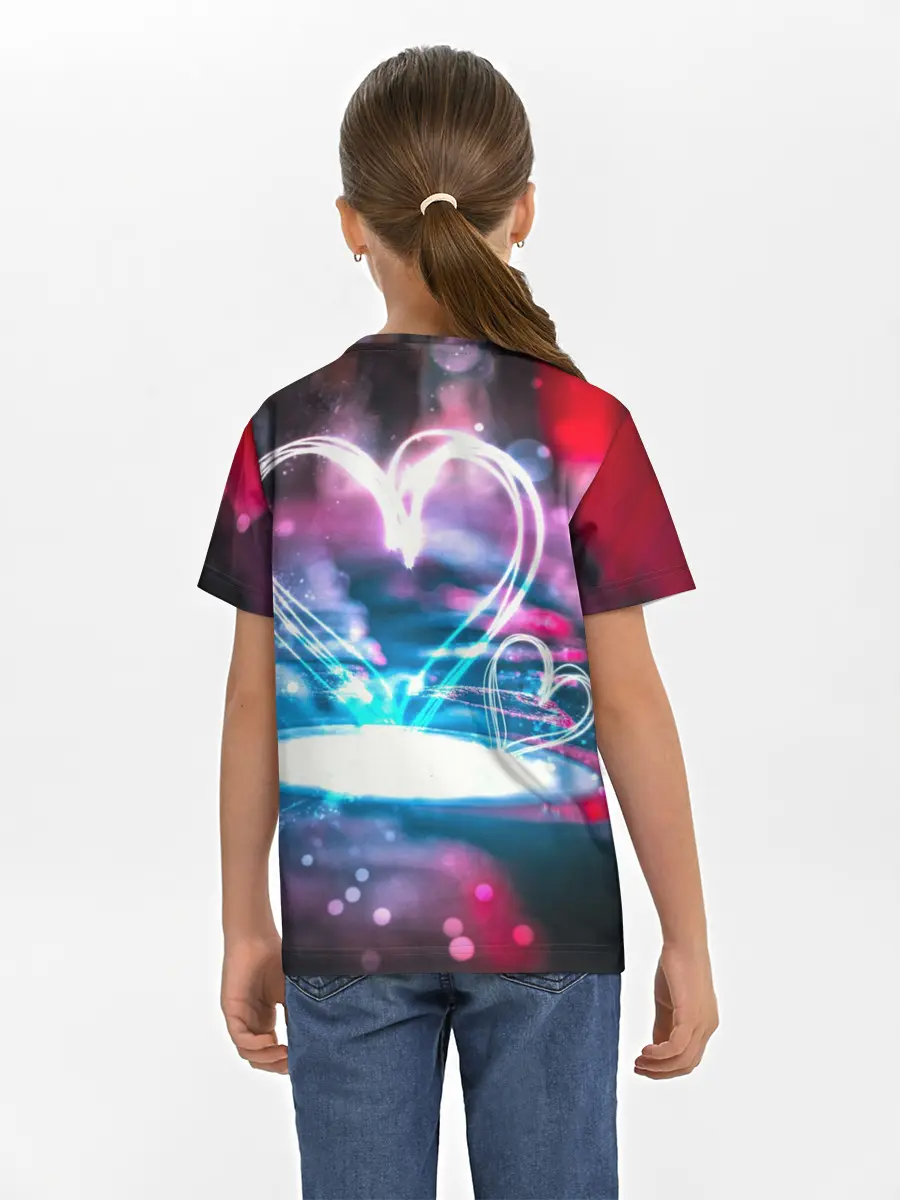 Детская базовая футболка / Неоновое сердце