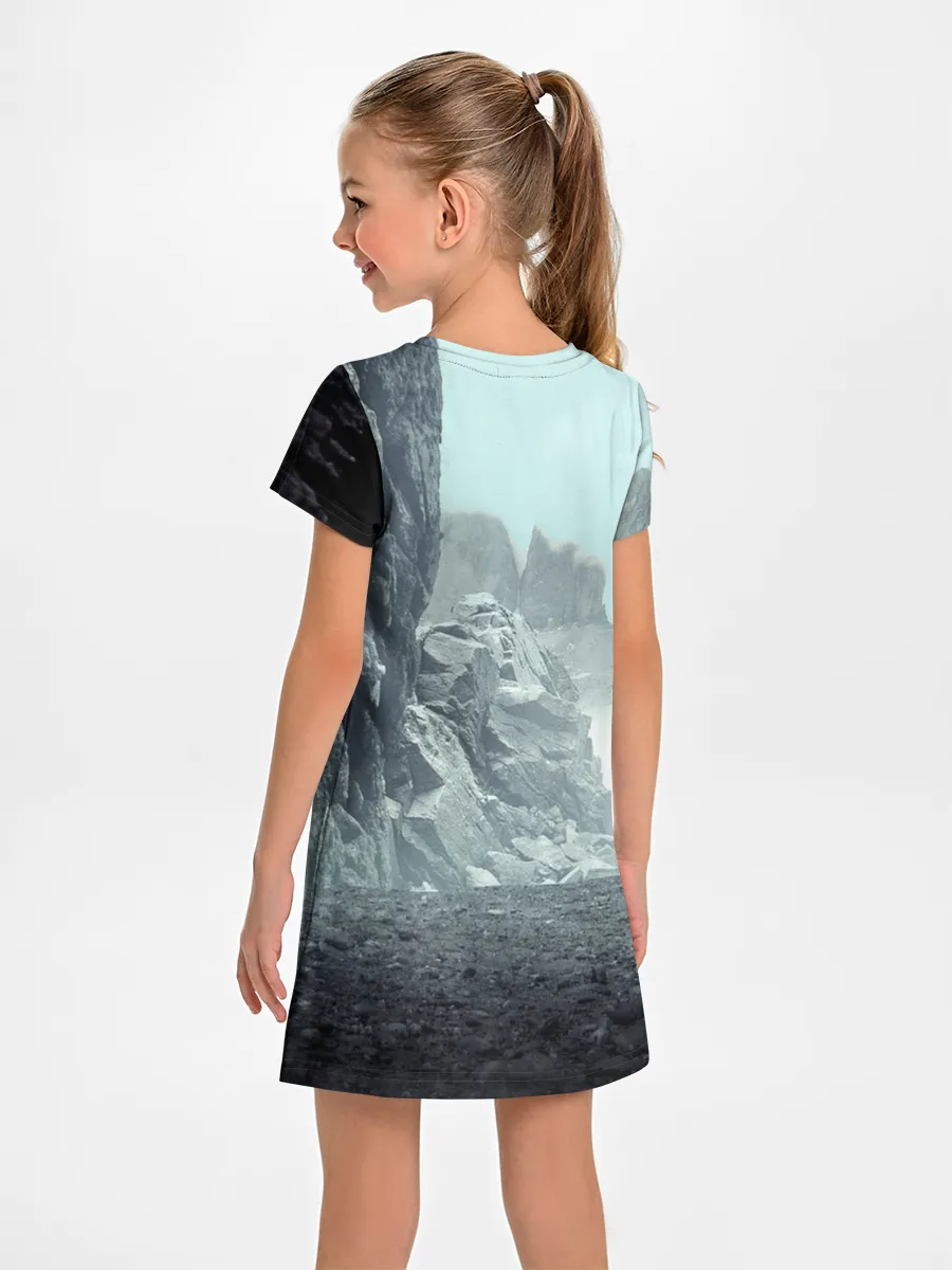 Детское платье / Волк в горах