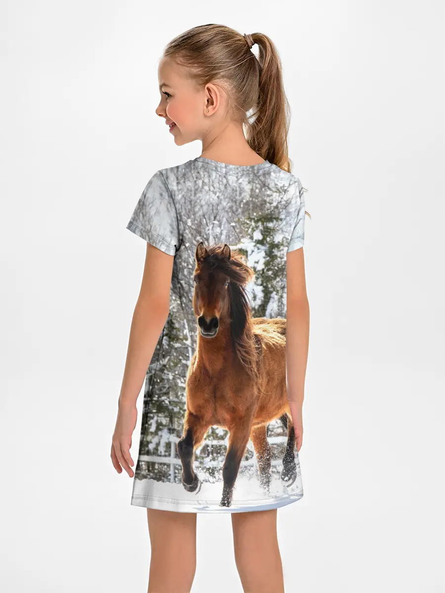 Детское платье / Конь и снег