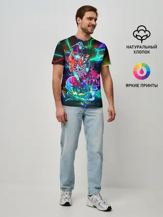 Мужская базовая футболка / Неоновая ведьма с волком