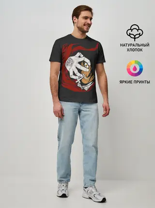 Мужская базовая футболка / Алукард за тобой наблюдает