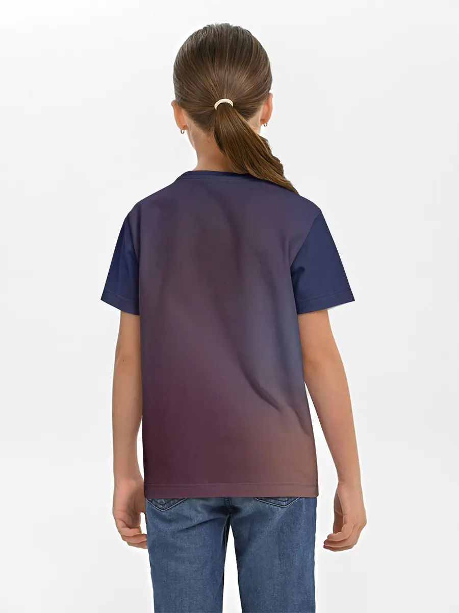 Детская базовая футболка / Konosuba с посохом