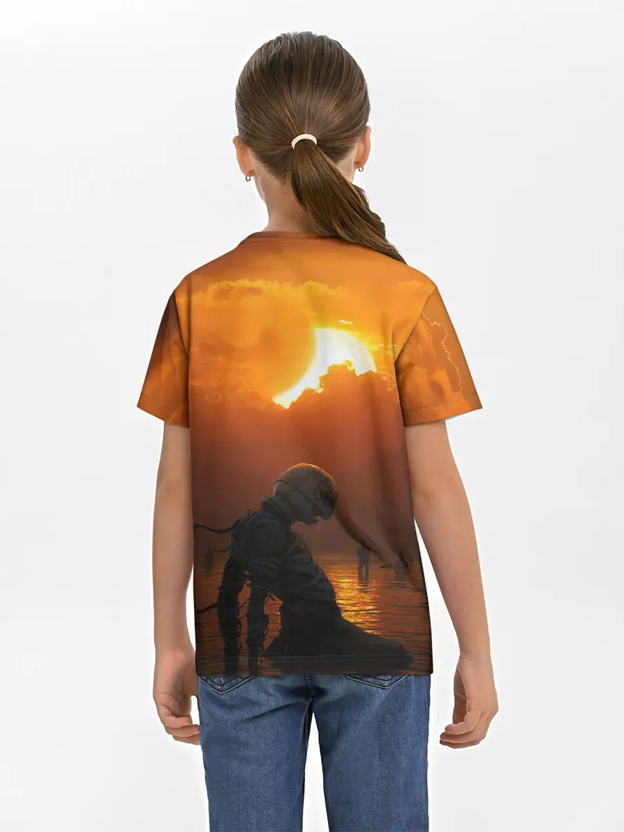 Детская базовая футболка / Берсерк закат