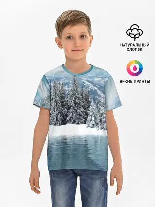 Детская базовая футболка / Зимний лес