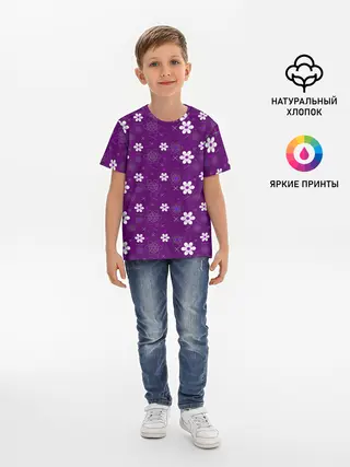 Детская базовая футболка / узор цветы на фиолетовом фоне