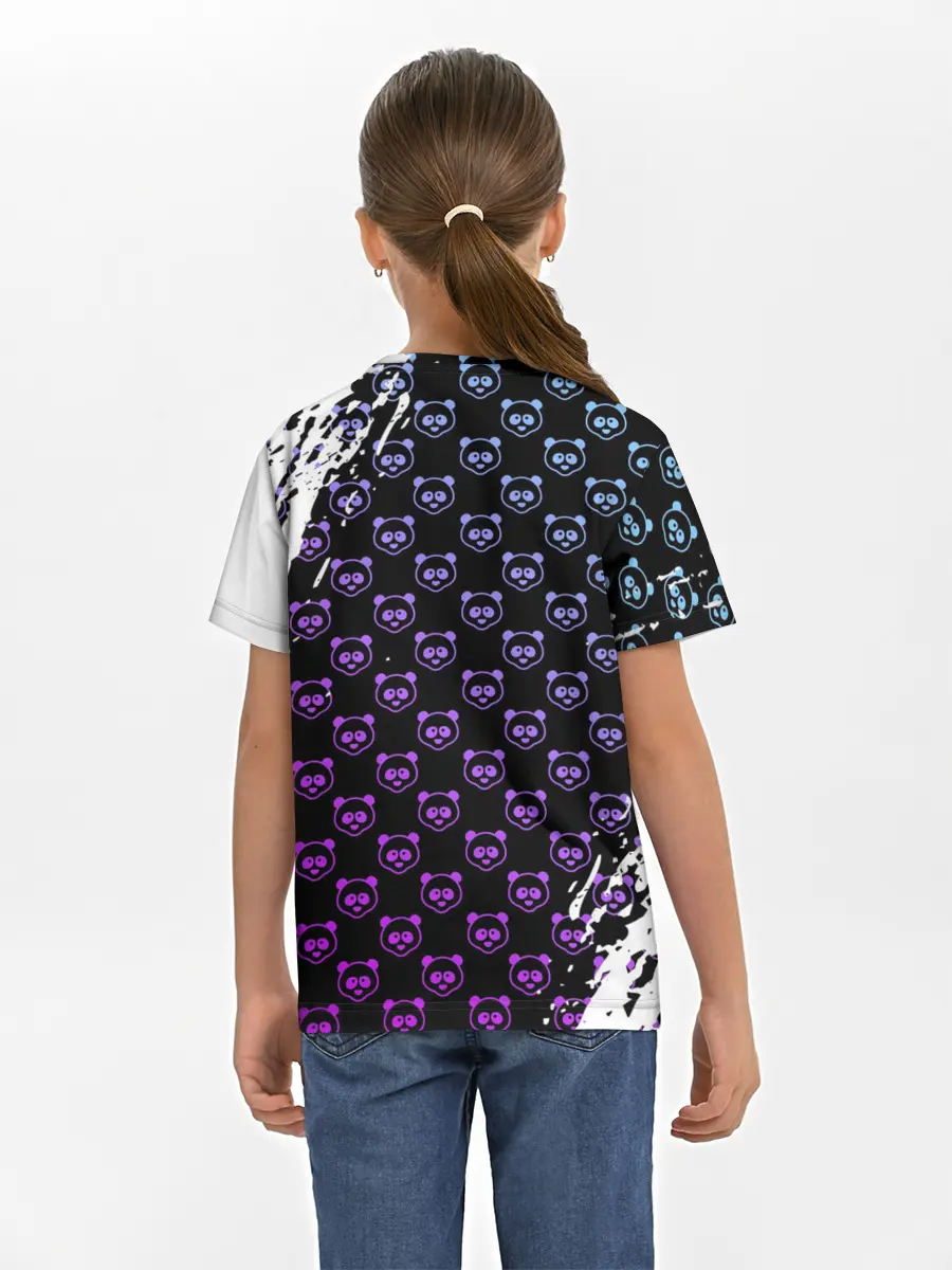 Детская базовая футболка / Монокума на фиолетовом паттерне
