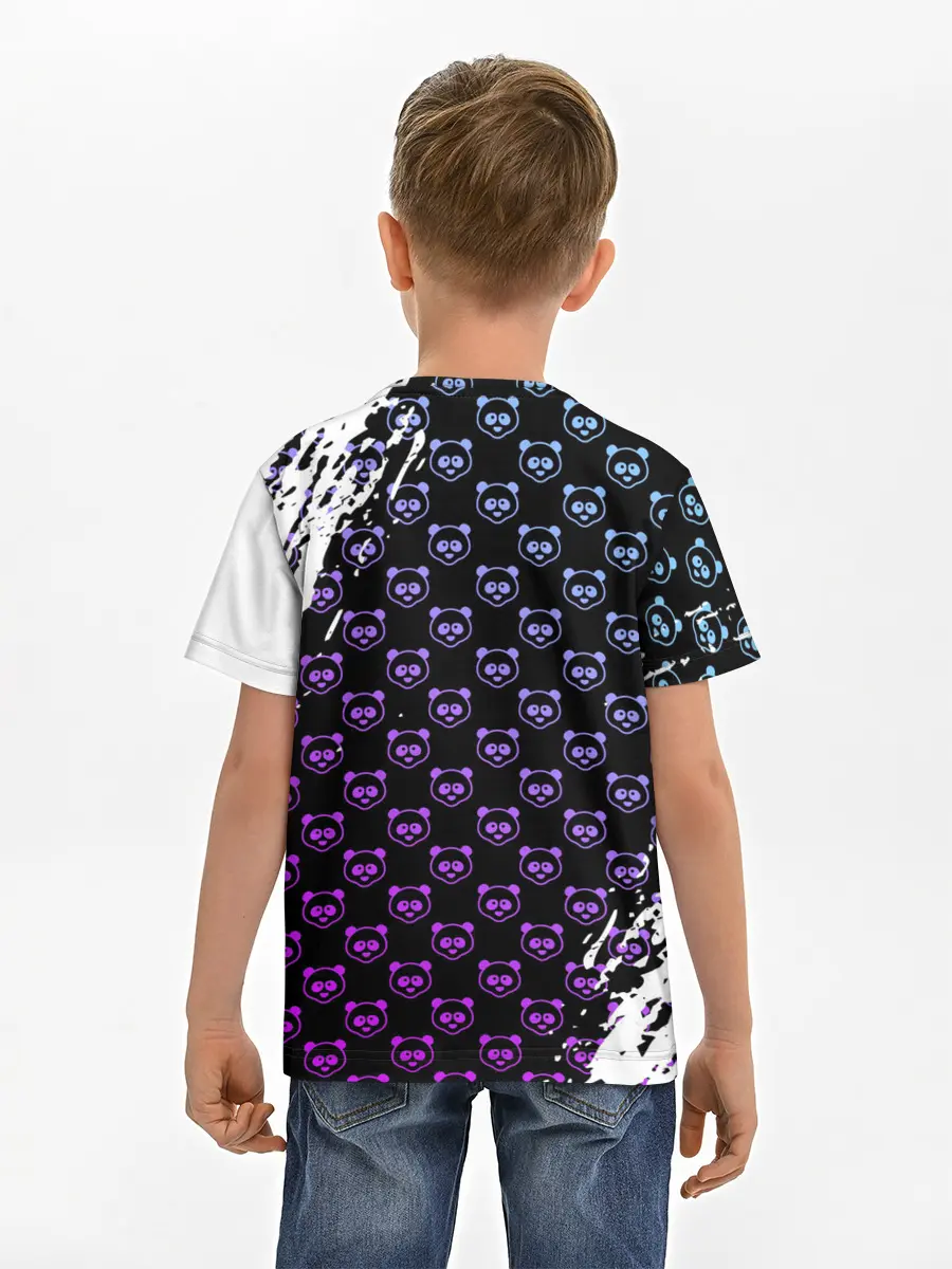 Детская базовая футболка / Монокума на фиолетовом паттерне