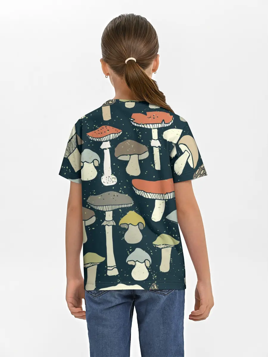 Детская базовая футболка / Загадочный лес