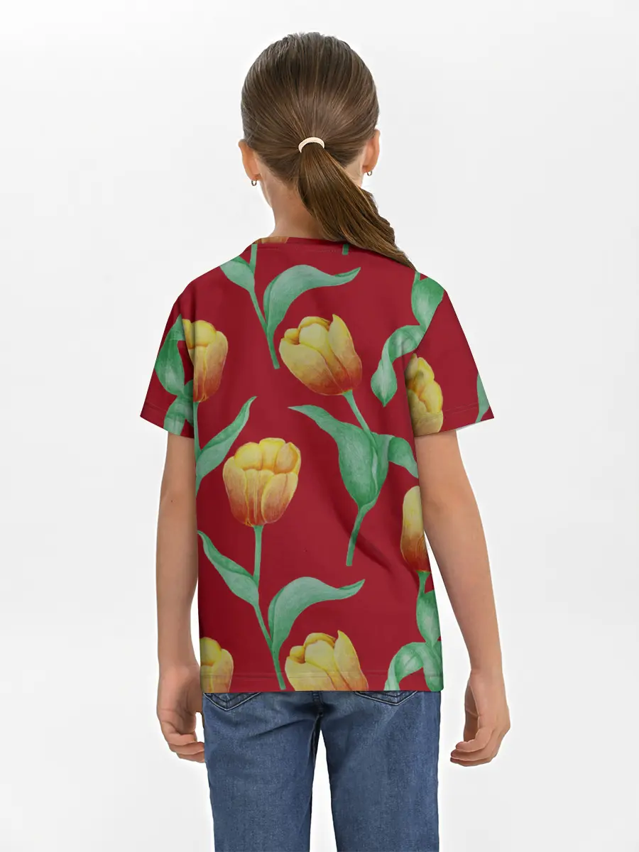 Детская базовая футболка / Тюльпаны на красном фоне