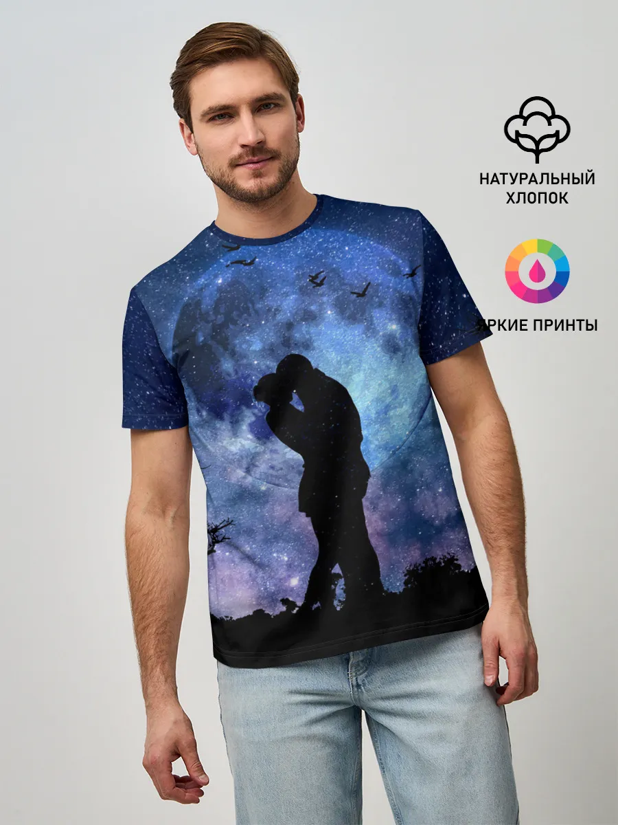 Мужская базовая футболка / Влюбленные на фоне луны