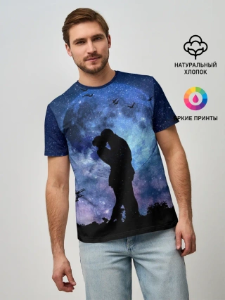 Мужская базовая футболка / Влюбленные на фоне луны