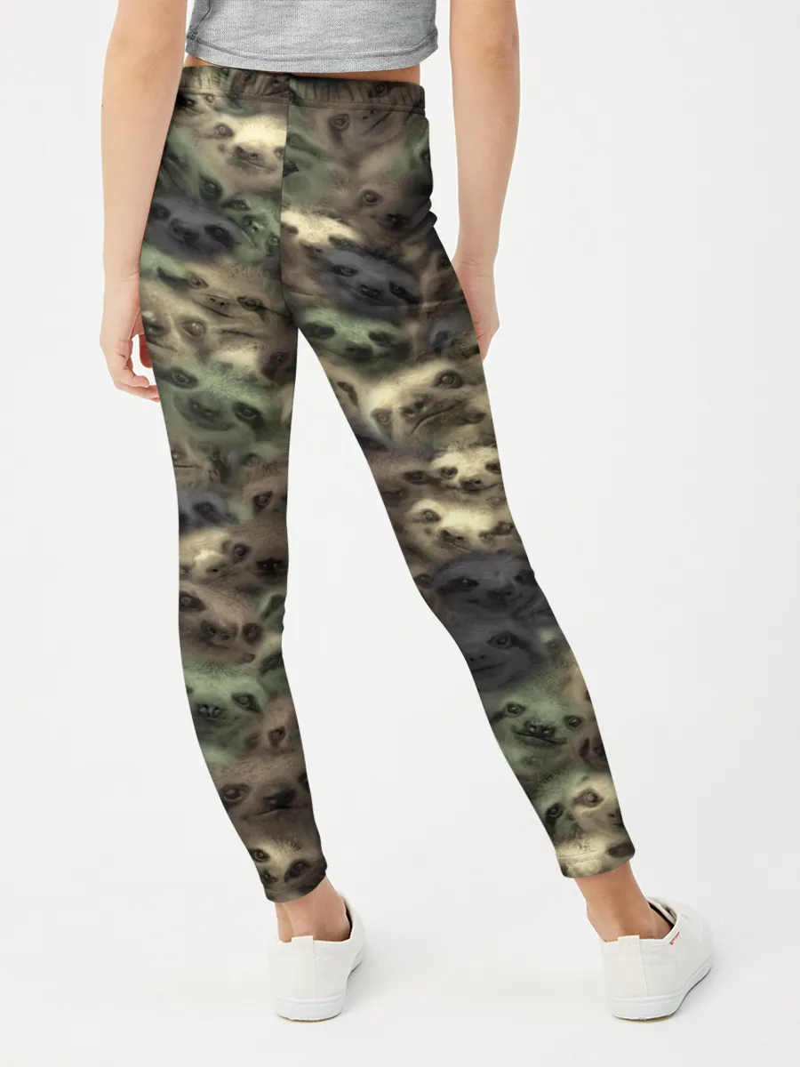 Леггинсы для девочки / Камуфляж с ленивцами