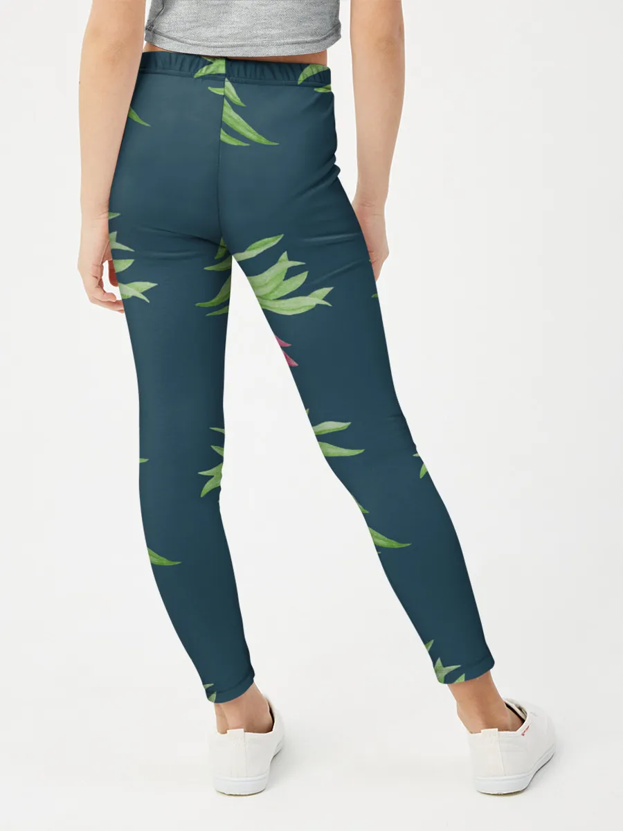 Леггинсы для девочки / Цветы рябчика на темном фоне